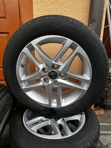 5x114,3 R17 6,5J ET45 Toyota + 215/60 R17 Bridgestone (2022)