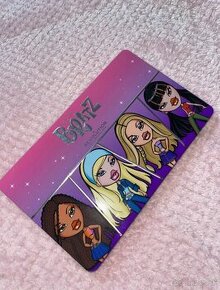 Bratz x Revolution paletka očných tieňov