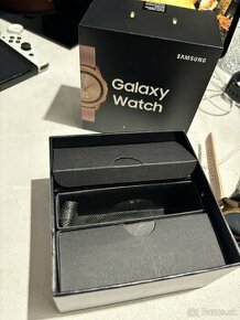 Samsung Galaxy Watch hodinky rose gold