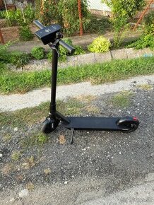 Elektrická kolobezka, elektrokolobezka elektricky scooter