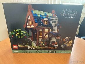 LEGO Ideas 21325 Medieval Blacksmith - 1