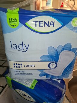 Tena lady