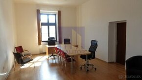 Prenájom - kancelársky priestor 35 m2, Banská Bystrica, cent