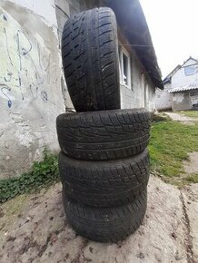 Predam preumatiky 215/45r16 zimne