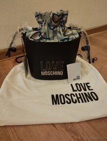 Love Moschino