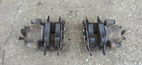 Predné brzdové strmene s splatničkami Ford Focus MK1 2003