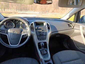 Opel Astra 1,4 T  Lpg2012