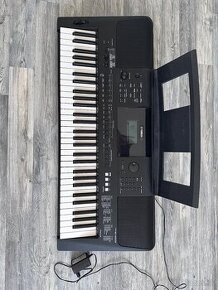 Klávesnica Yamaha PSR E453