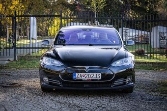 Tesla S 70d AWD, Free supercharger, CCS2 adaptér, po servise