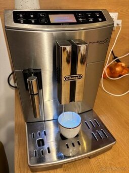 Kavovar delonghi primadona evo s