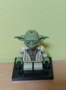 Predám LEGO figúrku Yoda.