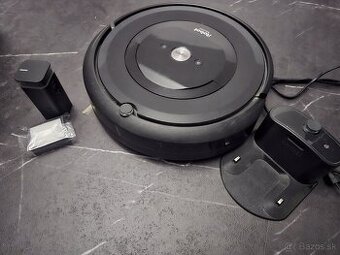 Robotický vysavač iRobot roomba e5 - 1