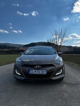 Hyundai i30 rv2012. 1,6 diesel manuál