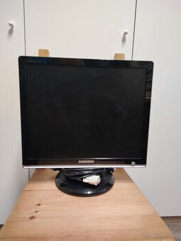 Monitor Samsung 19"