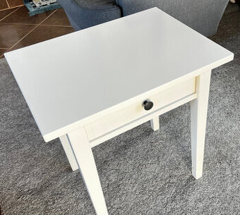 Predám nočný stolík Hemnes Ikea