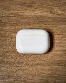 Apple Airpods Pro charging case