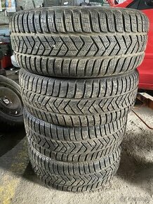 225/45R18 - 1