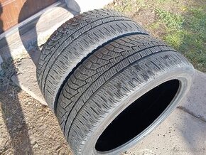 Predám zimné pneumatiky 2ks 235/40r19