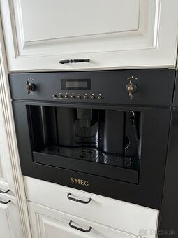 Vstavaný kávovar SMEG colonial CM845A