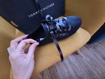 Damske tenisky Tommy Hilfiger