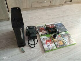 Xbox 360 model Elite + joystick+ hry