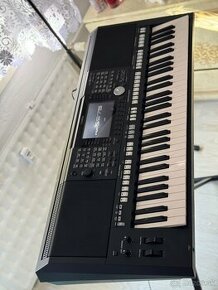 Yamaha PSR S975