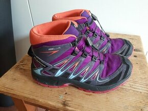 Salomon 37, vysoke trekove