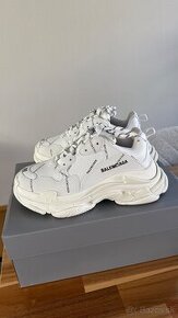 Balenciaga Triple S