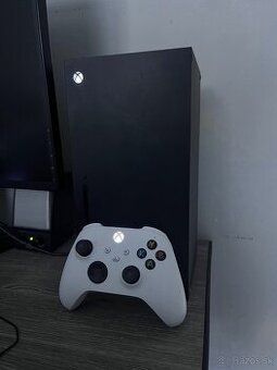 Xbox Series X 1TB + 2x controller + 10 drahych hier