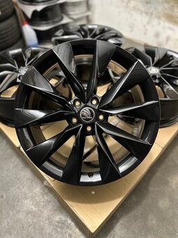 Nepoužité hliníkové disky 5x112 R19 Škoda Crystal Black - 1