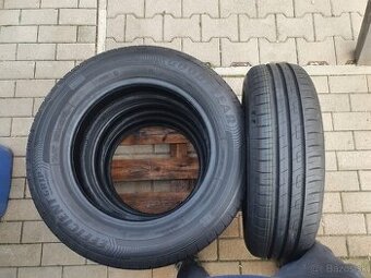 Goodyear EfficientGrip Performance 185/65 R15 88H