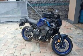 Yamaha mt 09 - 1