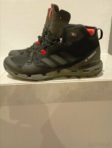 Adidas Terrex Fast Mid GTX Surround

