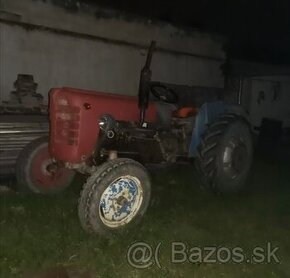 Traktor ZETOR 3011