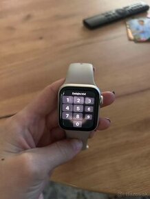 Chytré hodinky Apple Watch SE 2022 GPS 40mm