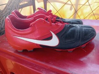 Kopačky Nike CTR360