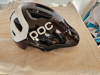 POC Tectral race SPIN,velkost 59-62 cm,váha 390 g,čierna. - 1