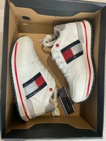 Tommy Hilfiger vel 30 nove - 1