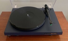 Pro-ject Debut Carbon EVO Black Edition