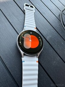 Samsung Galaxy Watch 7 - strieborne - 44 mm - nové