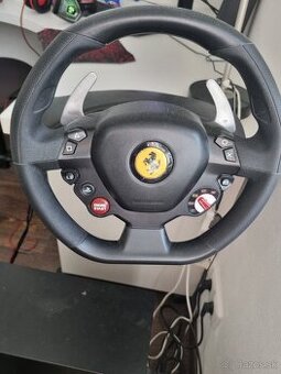 Volant Ferrari na PC