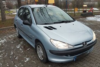 Peugeot 206 1.1benzin 44kw r.v. 2002