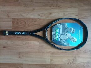 Tenisová raketa YONEX EZONE 100.