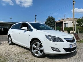 Opel Astra Tourer 1.7CDTi 92kW, diesel, Rok výroby 2011 - 1