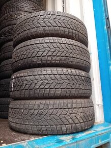 215/65R17 Zimné pneumatiky GoodYear