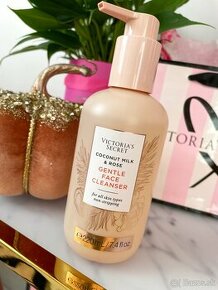 Victoria’s Secret Face Cleanser Coconut Milk & Rose