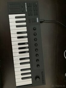 Native Instruments Komplete Kontrol M32