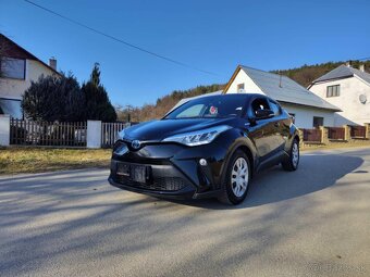 Toyota C-HR 1.8 Hybrid E-CVT rok 2021