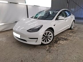 Tesla Model 3, LR, autopilot,tepelné čerpadlo,dvojskla