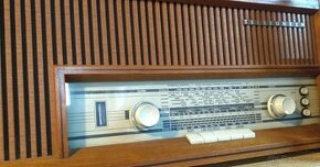 Stare drevene radio Telefunken